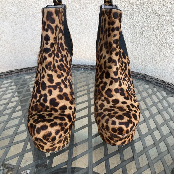 Vince Camuto Leopard Baileys - Picture 5 of 7
